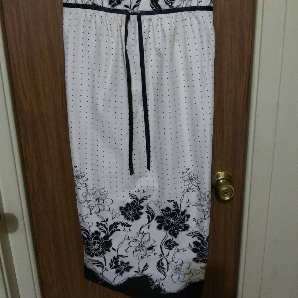 Gorgeous Flower Dress - Picture 5 of 16